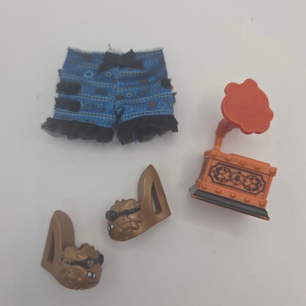 Monster High Dead Tired Robecca Steam Shorts Slippers Gramophone Speaker